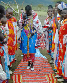 The Leakey Collection to offer the Maasai women an opportunity to earn income through their traditional jewelry making skills