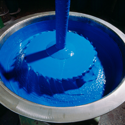 The process of mixing blue paint in drum is simplified by chemical distribution software
