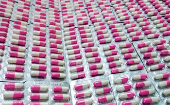Capsule pills in blister packs within the Pharmaceutical industry utilizing inventory management for pharmaceutical distributors